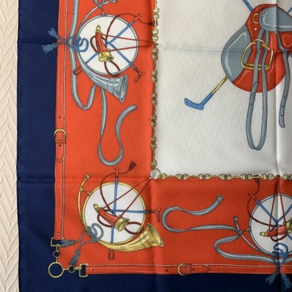 Chic and Timeless Equestrian-Style Scarf - Picture 7 of 9